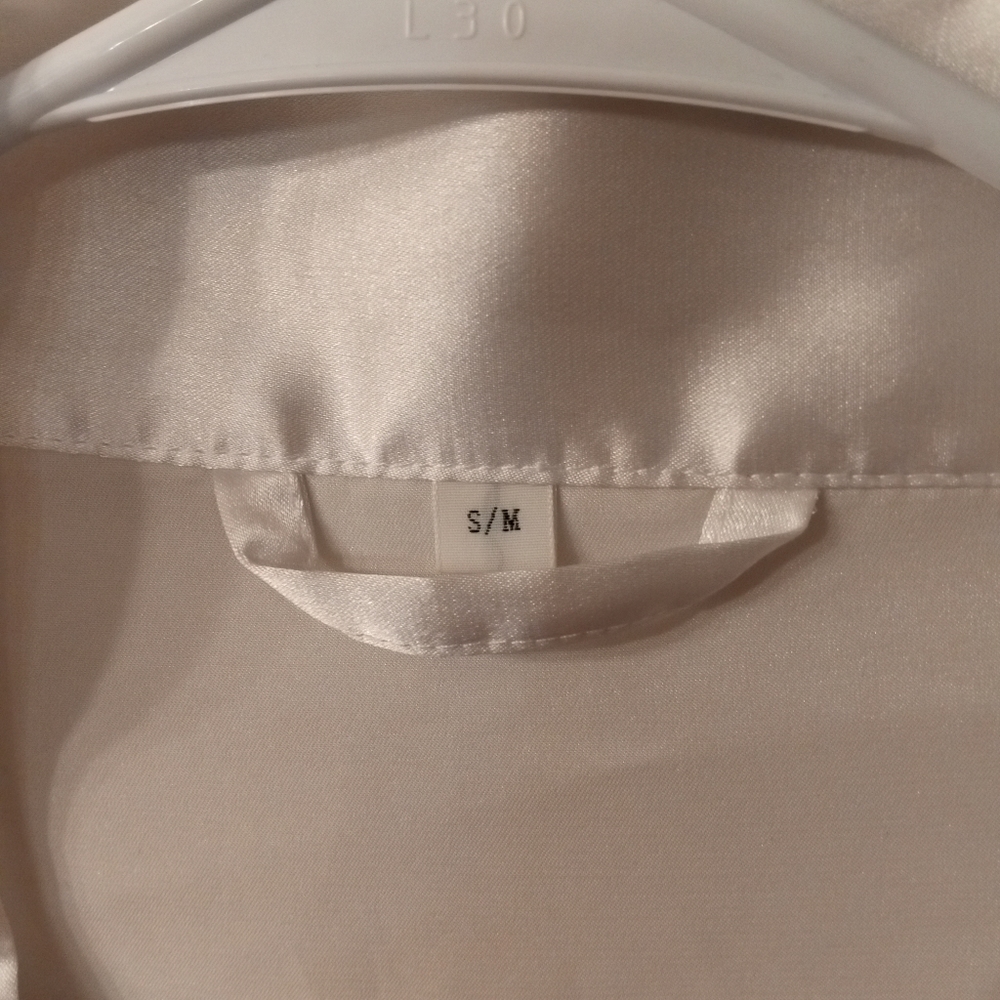 Like New Bride Robe - Picture 4 of 4